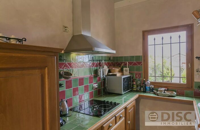 Propriété divisé en deux habitations avec jardin et piscine — photo 4
