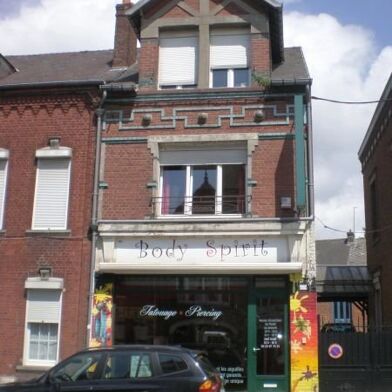 Immeuble  58300 €