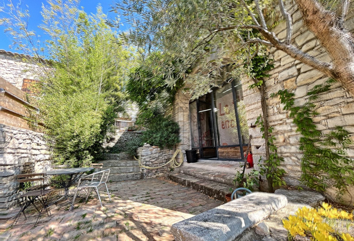 MAISON VILLAGE 5 PIECES 728M2 DEPENDANCES CORCONNE SAINT MATHIEU — photo 1