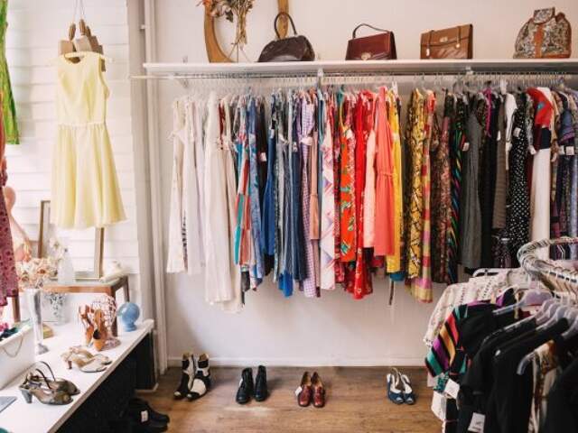 Habillement / Textiles à vendre — photo du bien