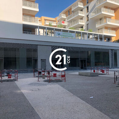 Commerce 226 m²