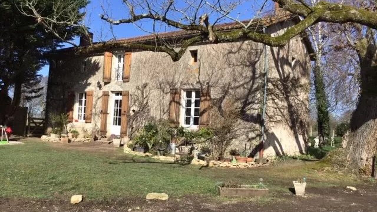 maison 9 pièces  m2 à Payroux (86350)