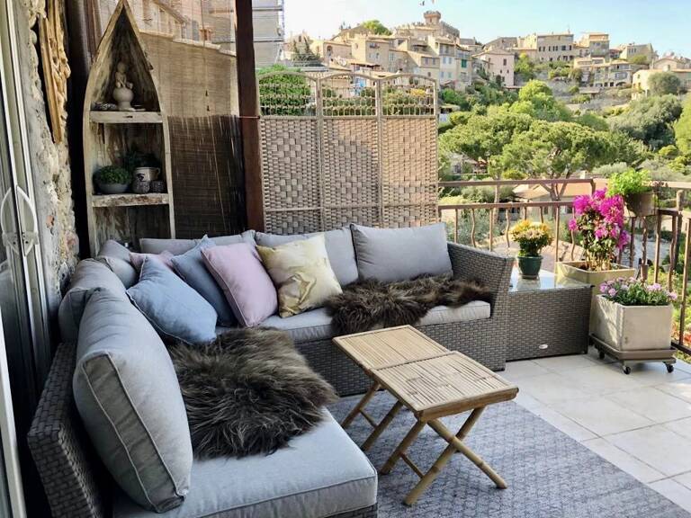 HAUT DE CAGNES, superbe pied à terre avec terrasses — photo 1