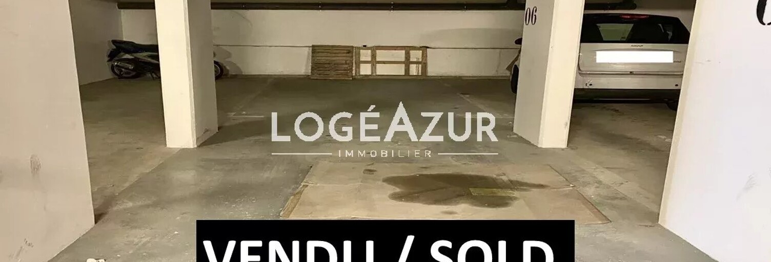 Garage  26 m² à vendre à Vallauris (06220)