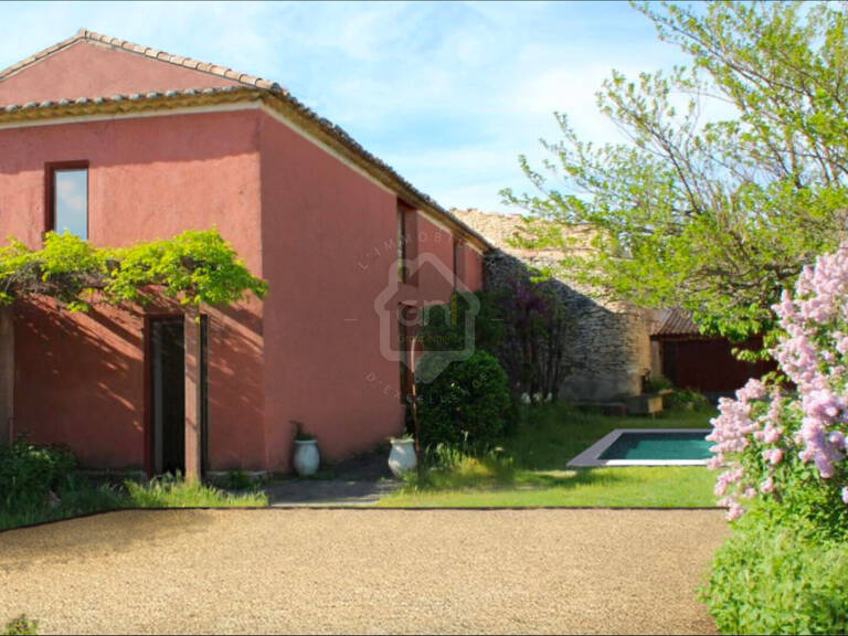 Gordes mas de 200 m2 terrain 787 m2 piscine — photo 1