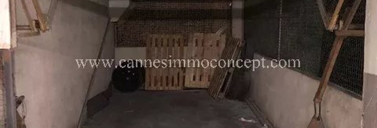 Garage  14 m² à louer à Marseille 12 (13012)