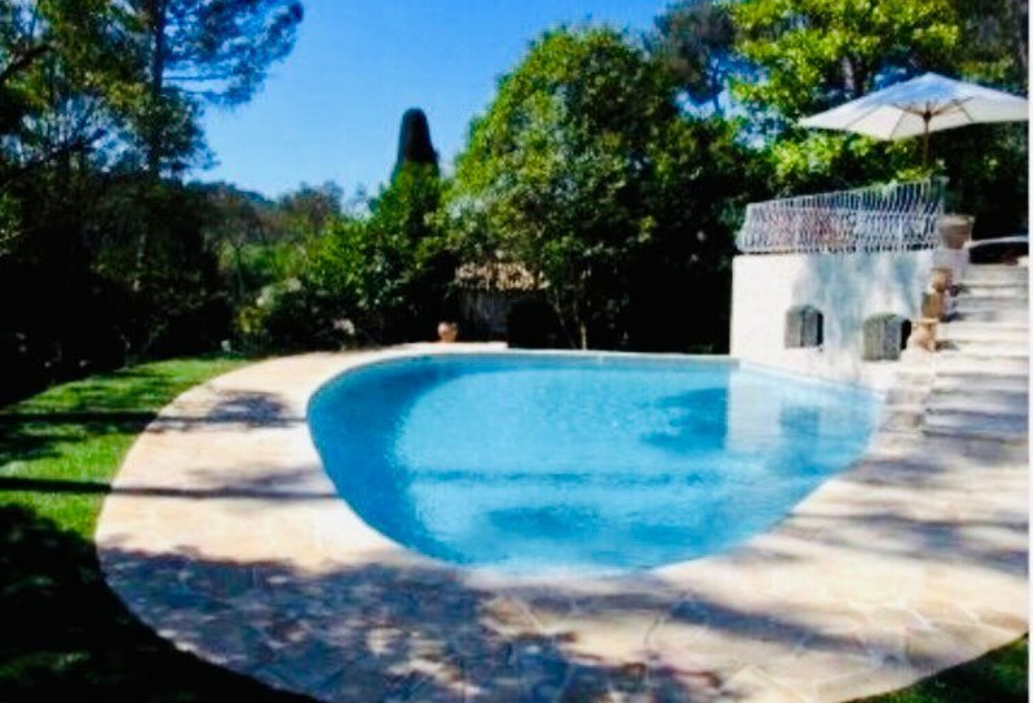 MOUGINS VILLA T6/T7  INDIVIDUELLE DE +/- 300 M2 TERRAIN 1500 — photo 1