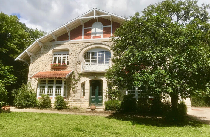 ROYAN SUPERBE VILLA AVEC UNE ARCHITECTURE ART DECO 1920 — photo 2