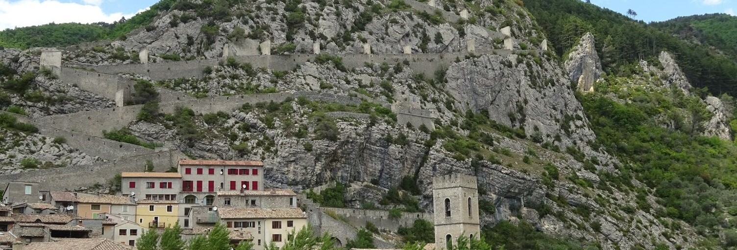 Terrain  40600 m² à vendre à Entrevaux (04320)