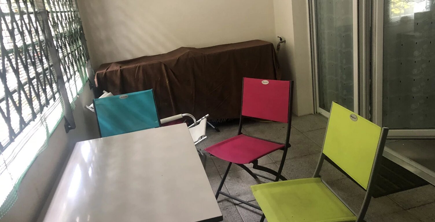 T1 + terrasse dans résidence contemporaine — photo 1