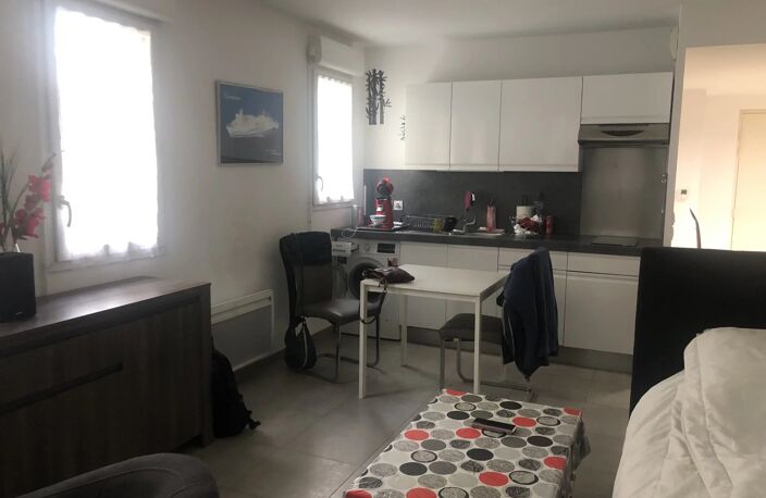 T1 + terrasse dans résidence contemporaine — photo 2