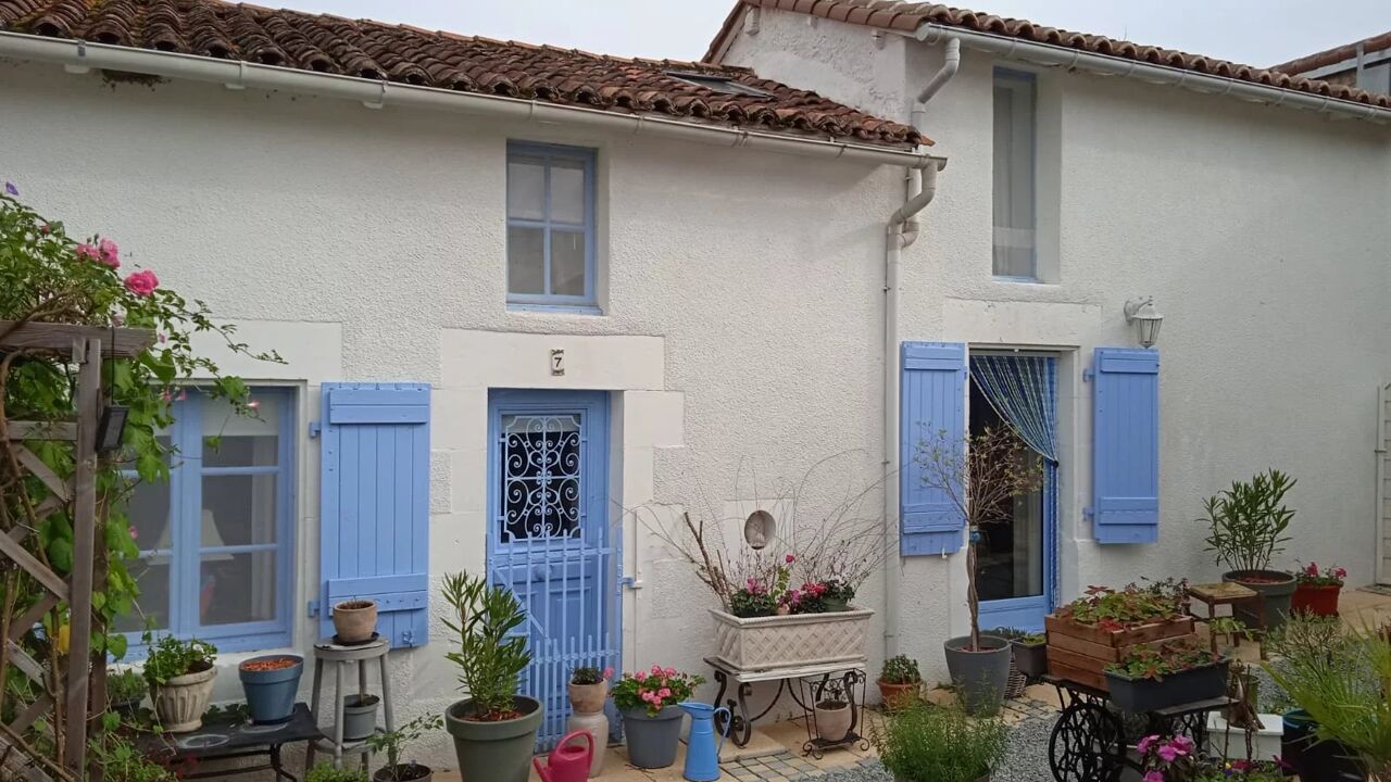 maison 5 pièces 47 m2 à Saulgé (86500)