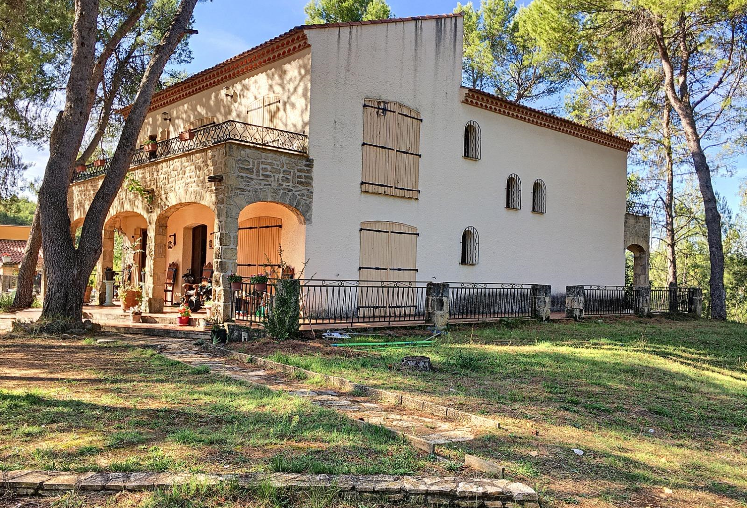 Villa Nord Montpellier Saint Clément de Rivière 260 m² 9 pièces — photo 1
