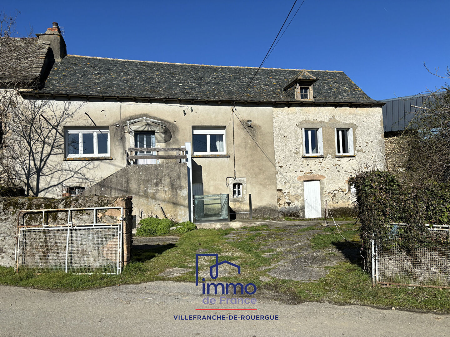 Villa / Maison  T5 à vendre Bas-Ségala (Le) 12200