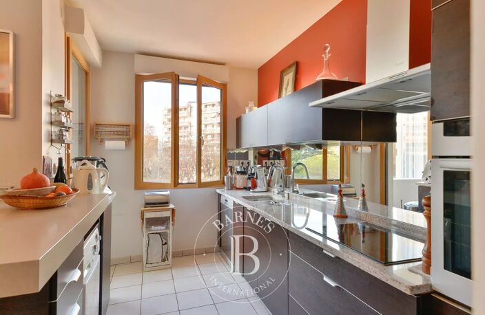 Lyon 6 - Duplex 133,42 m² - 4 chambres -1 bureau - Terrasse de  49,6 m² - Box double — photo 4