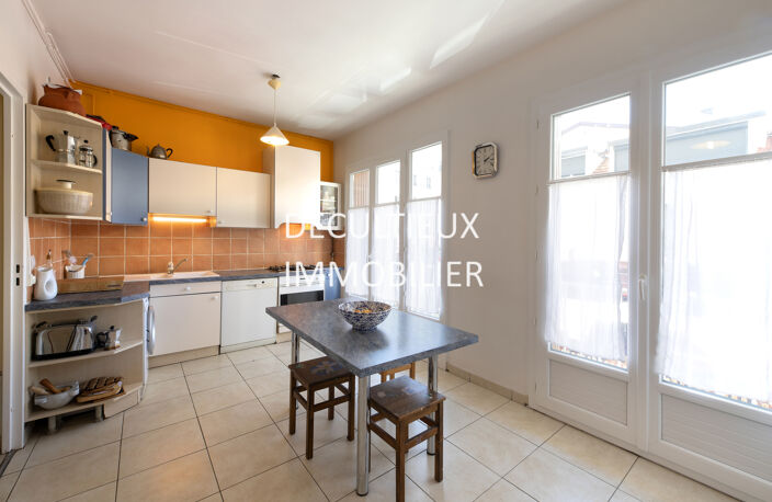 APPARTEMENT FAMILIAL BELLECOMBE LYON 6ème (Rhône) — photo 3