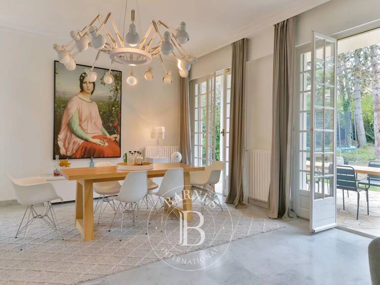 Ecully - Maison familiale - Piscine - Studio indépendant - 6 chambres — photo 1