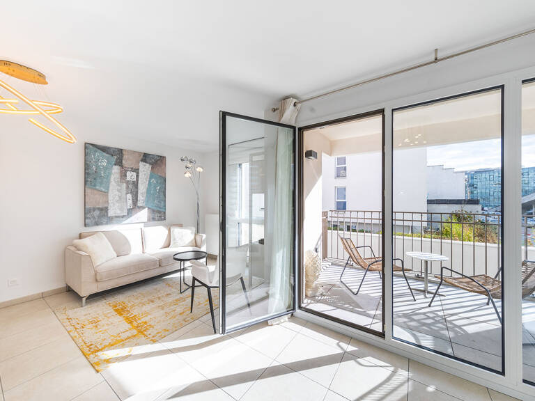 
        Appartement

        (2 à 3 pièces)

        (45 à 64 m²)
       — photo 1
