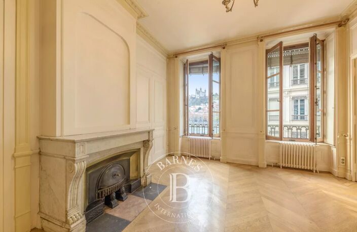 Lyon 1 - Appartement de 105,75 m²  - Cave - 2 chambres — photo 2