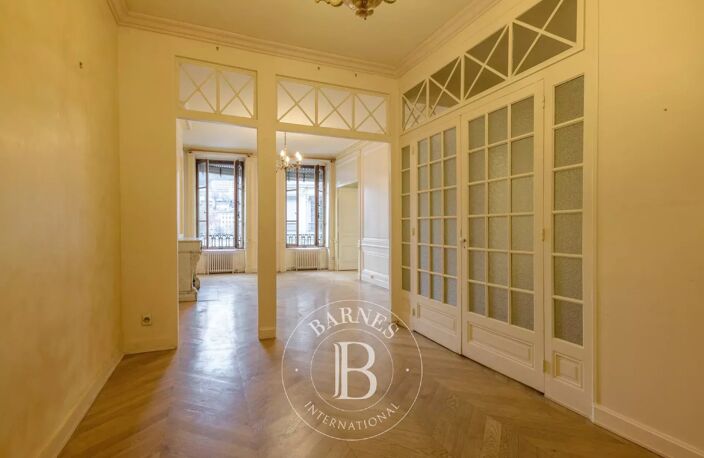 Lyon 1 - Appartement de 105,75 m²  - Cave - 2 chambres — photo 5
