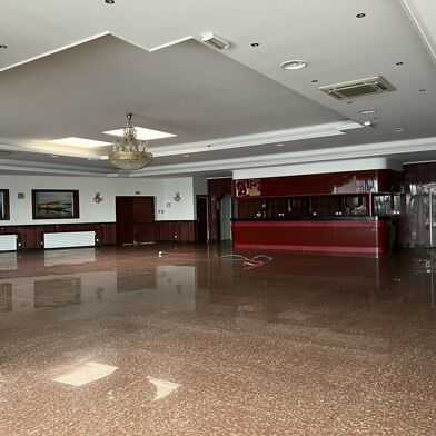 Commerce  470000 €