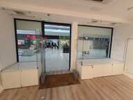 Local commercial — photo 2