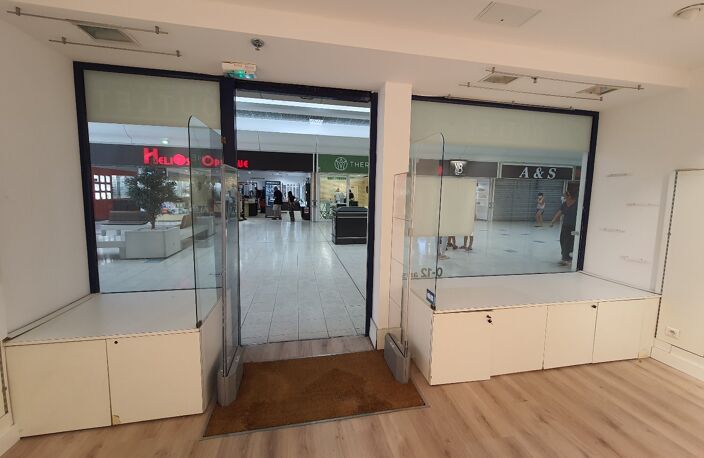 Local commercial — photo 2