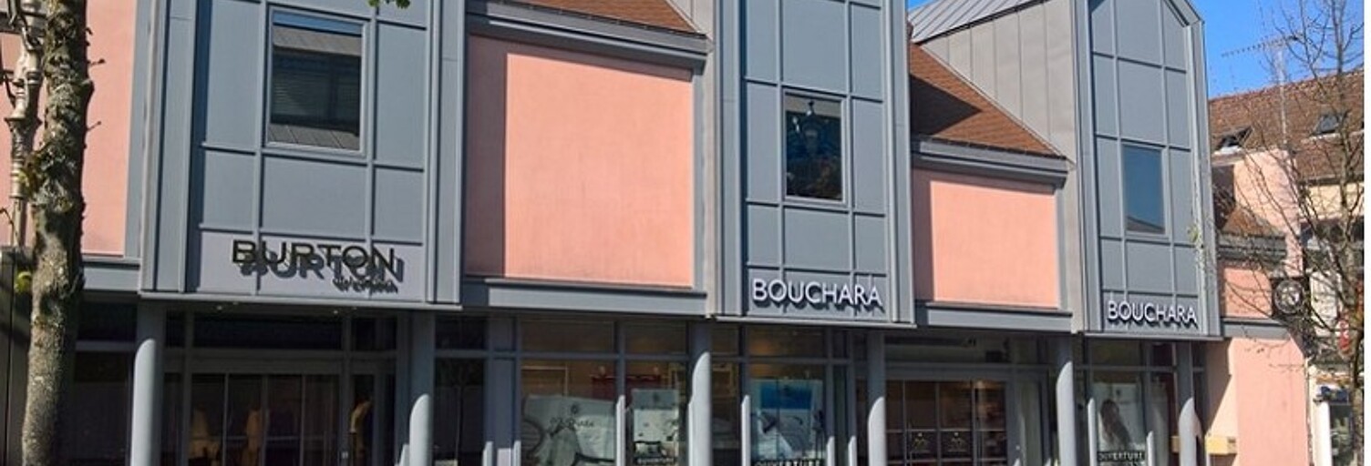 Commerce  225 m² à louer à Chaumont (52000)