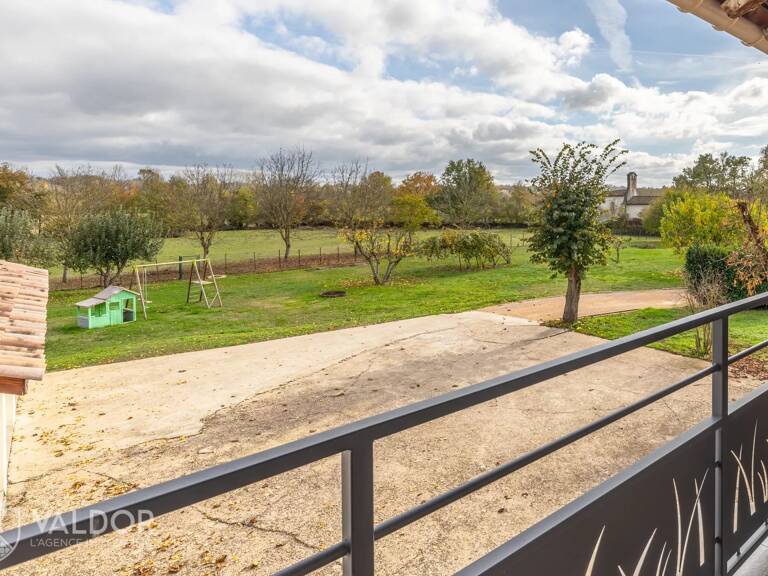 Maison familiale avec parc arboré. — photo 1