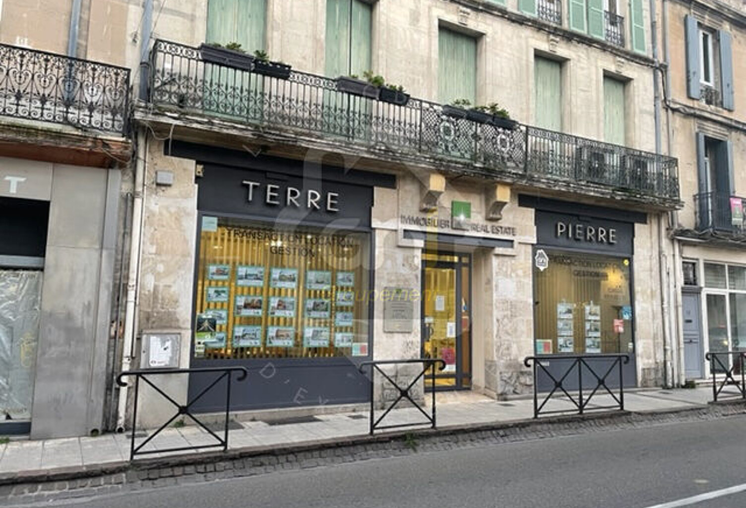 A vendre murs commerciaux libres — photo 1