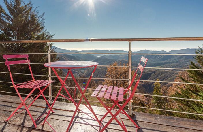 A VENDRE BEAU 4P DANS L’ARRIÈRE PAYS AVEC TERRAIN — photo 2