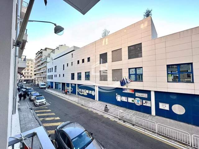 Garage /Potiers/A côté de la Mer — photo du bien
