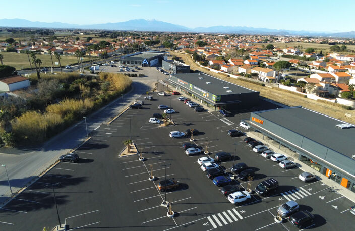 2000 M2 LOCAUX COMMERCIAUX NEUFS A LOUER, DIVISIBLES, CARREF — photo 3