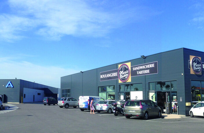 2000 M2 LOCAUX COMMERCIAUX NEUFS A LOUER, DIVISIBLES, CARREF — photo 4