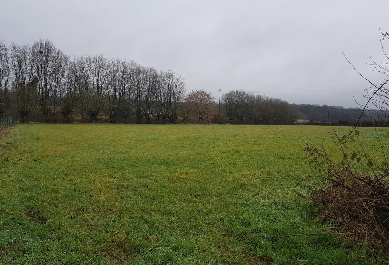 Terrain constructible sur le secteur de Mondrepuis — photo 1