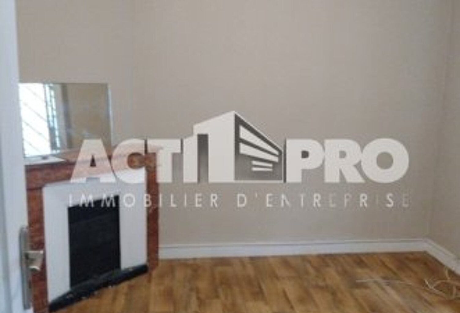 Bureaux à louer — photo 1