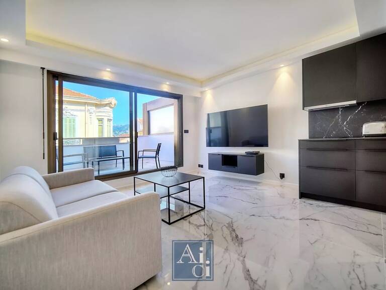 Cannes Gray d'Albion - En étage magnifique 2 pièces avec terrass — photo 1