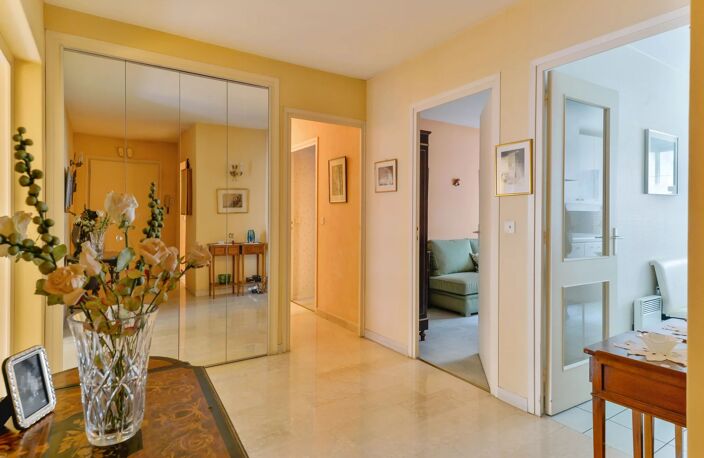 Lyon 6 - Tête d'or - Appartement de 113,52 m² - Terrasse sur jardin - 3 Chambres — photo 2
