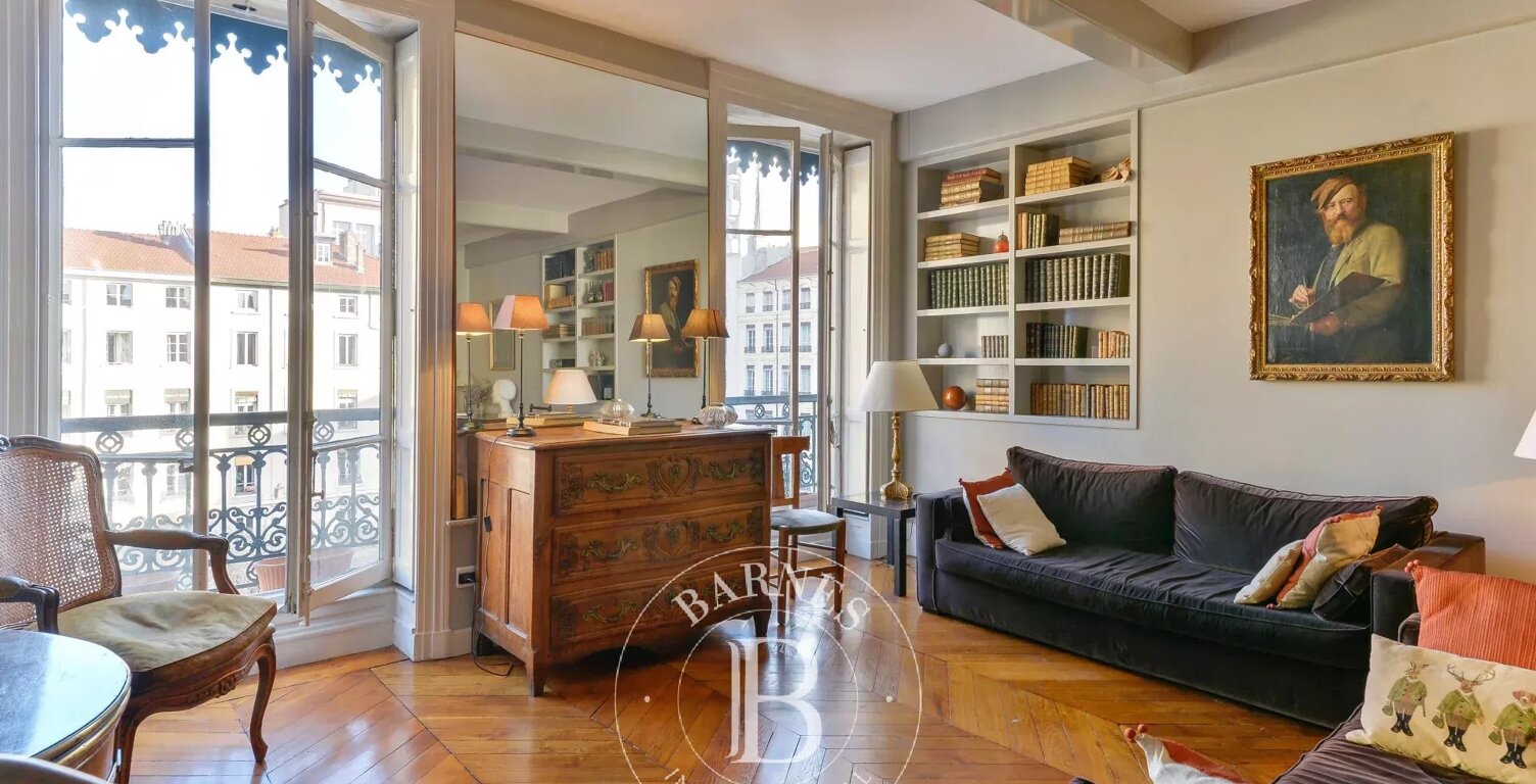 Lyon 2 - Place des Célestins - Appartement de 106.8 m²  - Grenier - 2 chambres — photo 1