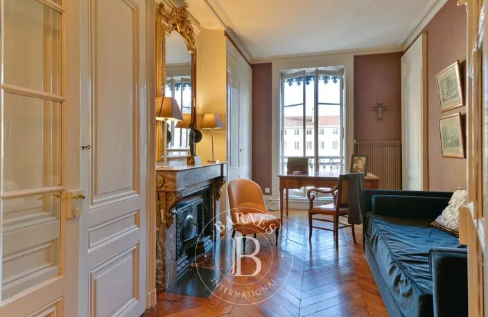 Lyon 2 - Place des Célestins - Appartement de 106.8 m²  - Grenier - 2 chambres — photo 4