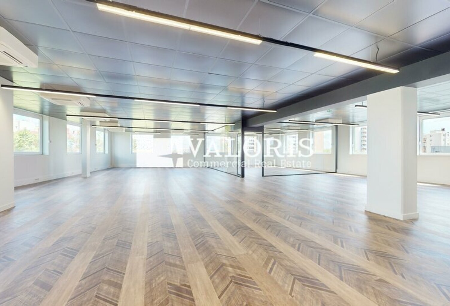BUREAUX à LOUER — photo 1