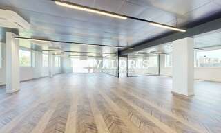 Bureau  2603 m² à louer à Villeurbanne (69100)
