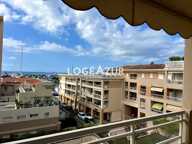GOLFE JUAN - Location saisonnière  - T2 PORT AZUR - TERRASSE & G — photo 4