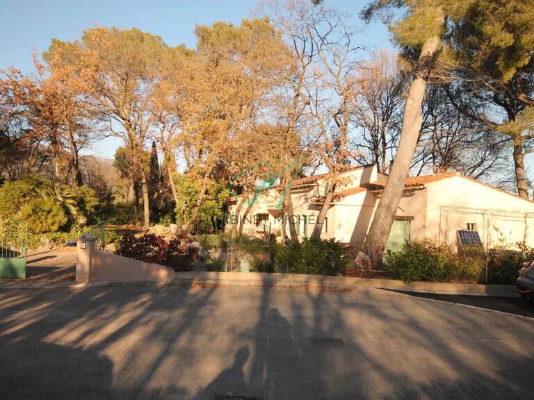 ROQUEFORT-LES-PINS - Secteur résidentiel — photo 1