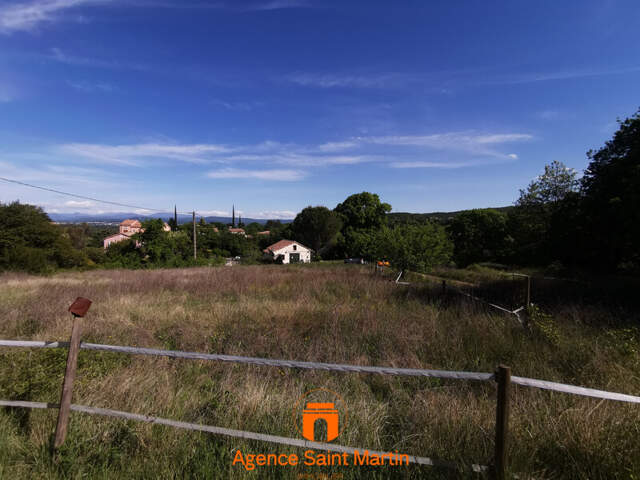 Terrain constructible — photo du bien