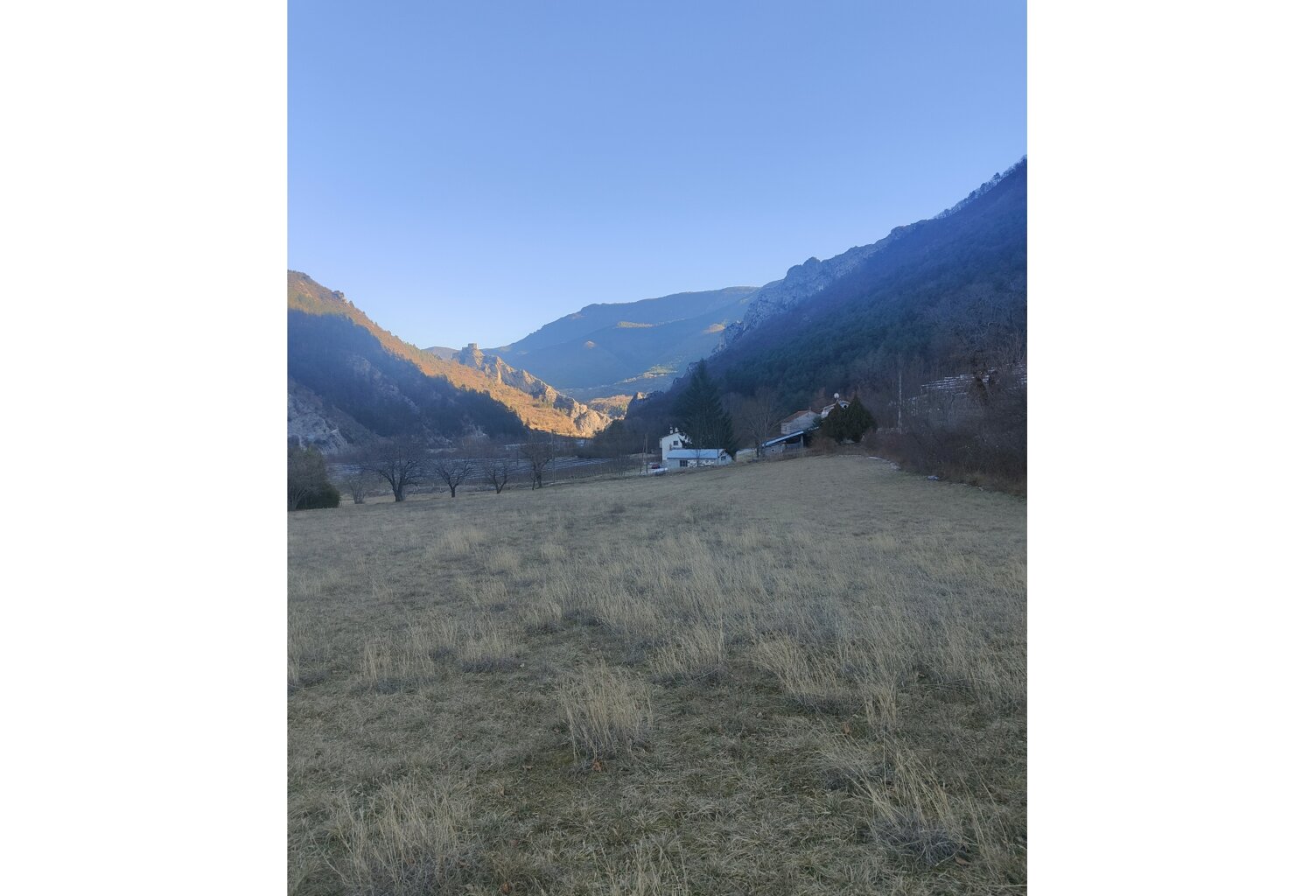 Terrain constructible de 2797 m² — photo 1