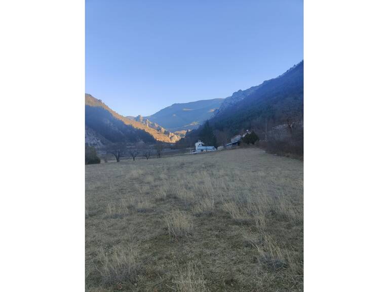 Terrain constructible de 2797 m² — photo 1