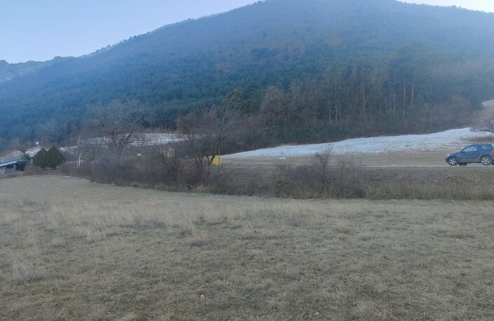 Terrain constructible de 2797 m² — photo 2