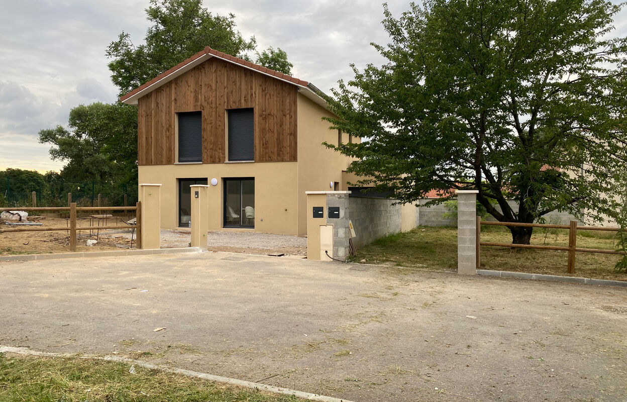 terrain  pièces 340 m2 à vendre à Vénissieux (69200)