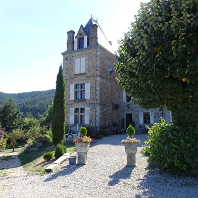 Maison 27 pièces 900000 €